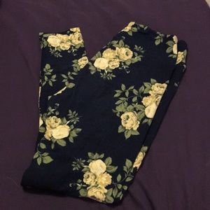Worn Once Lularoe unicorn yellow roses OS leggings